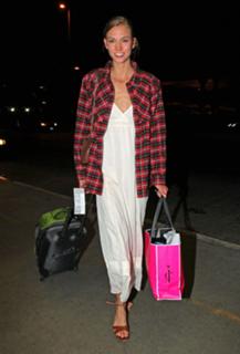 Karlie Kloss feet photo thumbnail