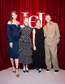 Karlie Kloss feet photo thumbnail