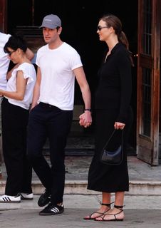 Karlie Kloss feet photo thumbnail