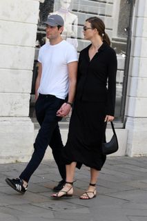 Karlie Kloss feet photo thumbnail