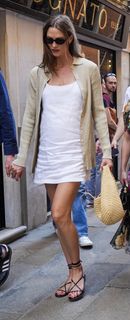 Karlie Kloss feet photo thumbnail