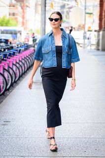 Karlie Kloss feet photo thumbnail