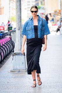 Karlie Kloss feet photo thumbnail