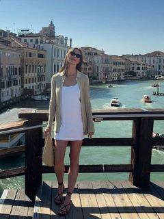 Karlie Kloss feet photo thumbnail