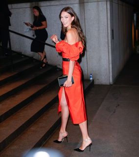 Karlie Kloss feet photo thumbnail