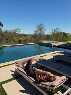 Karlie Kloss feet photo 5