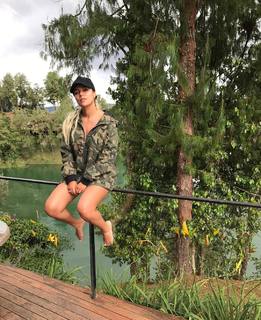 Karol G feet photo thumbnail