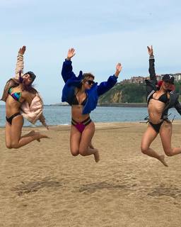 Karol G feet photo thumbnail