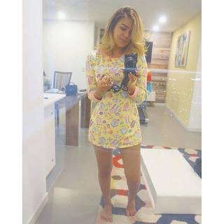 Karol G feet photo thumbnail