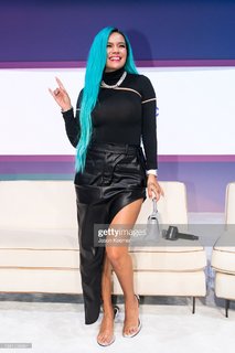 Karol G feet photo thumbnail