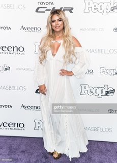 Karol G feet photo thumbnail
