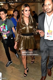 Karol G feet photo thumbnail