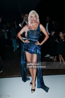 Karol G feet photo thumbnail