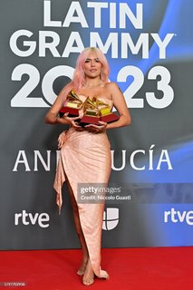 Karol G feet photo thumbnail