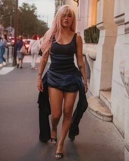 Karol G feet photo thumbnail
