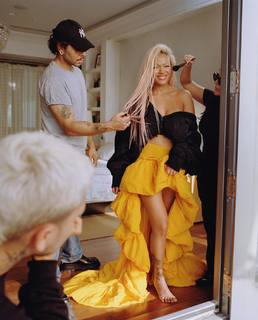 Karol G feet photo thumbnail