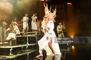 Karol G feet photo thumbnail
