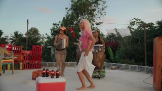 Karol G feet photo thumbnail
