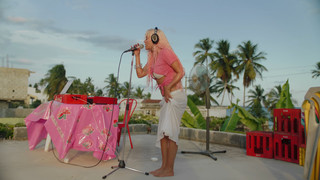 Karol G feet photo thumbnail
