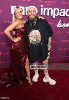 Karol G feet photo thumbnail