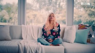 Karol G feet photo thumbnail