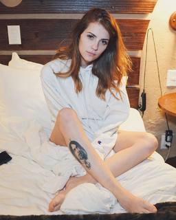 Karol Queiroz feet photo 2