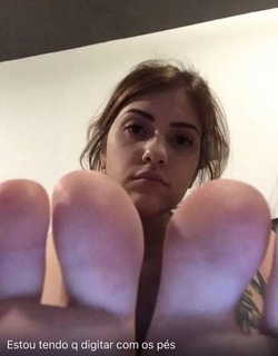 Karol Queiroz feet photo 3