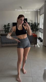 Karol Queiroz feet photo 10