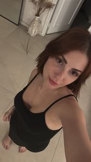 Karol Queiroz feet photo 2