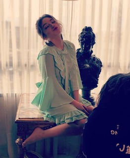 Karol Sevilla feet photo thumbnail