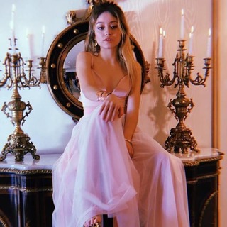 Karol Sevilla feet photo thumbnail