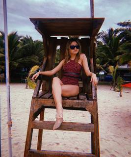 Karol Sevilla feet photo thumbnail