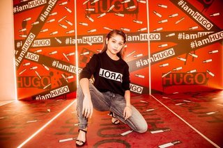 Karol Sevilla feet photo thumbnail