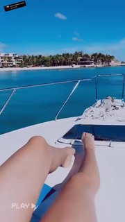 Karol Sevilla feet photo thumbnail