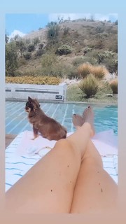 Karol Sevilla feet photo thumbnail