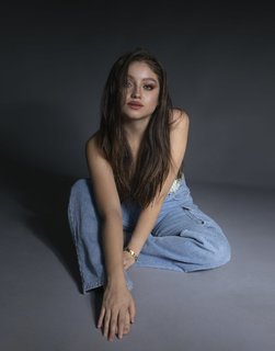 Karol Sevilla feet photo thumbnail