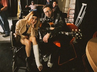 Karol Sevilla feet photo thumbnail