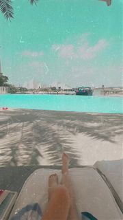 Karol Sevilla feet photo thumbnail