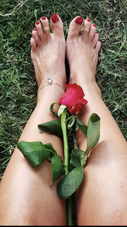 Karolin Fisekci feet photo 19