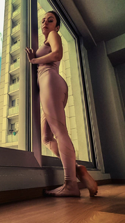 Karolin Fisekci feet photo 3