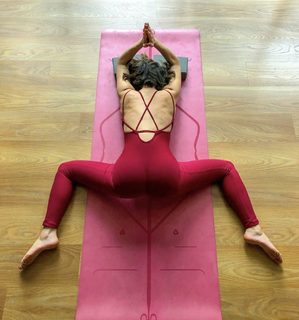 Karolin Fisekci feet photo 2