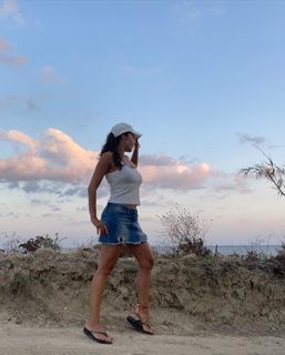 Karolin Fisekci feet photo 1