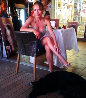 Karolin Fisekci feet photo 2