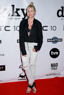 Karolina Gilon feet photo 3