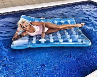 Karolina Gilon feet photo 2