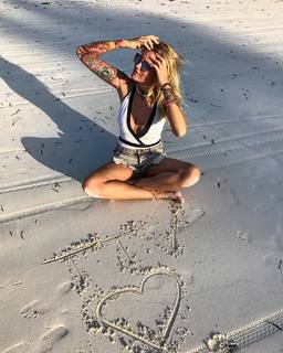 Karolina Gilon feet photo 13