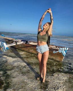 Karolina Gilon feet photo 1