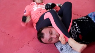 Karolina Kowalkiewicz feet photo thumbnail