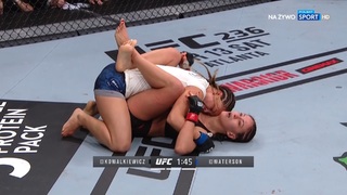 Karolina Kowalkiewicz feet photo thumbnail