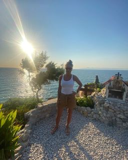 Karolina Kowalkiewicz feet photo thumbnail
